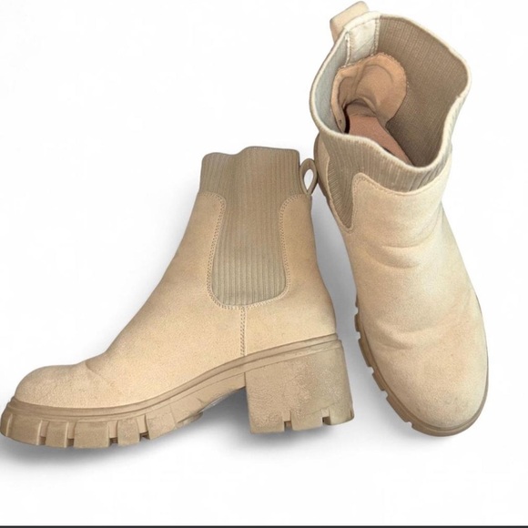 Beige Suede Chelsea Ankle Boots with Lug Sole - Size 6.5 - Picture 3 of 6